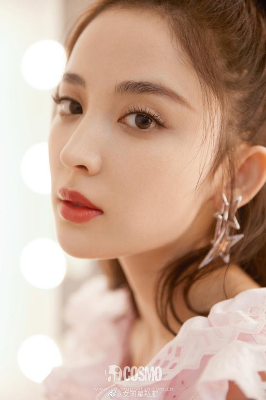 耳环:Cissy Shi