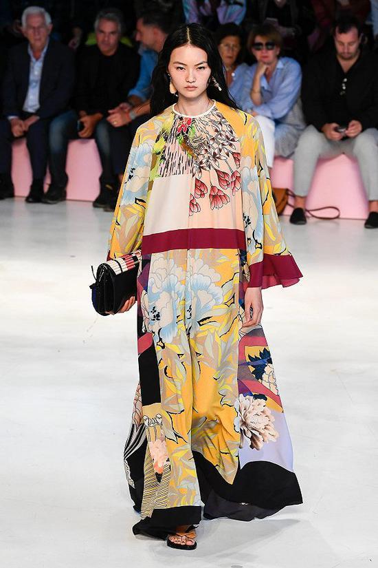 Etro 2019春夏系列 图片来源:VOGUE