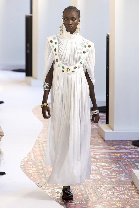 图片来源:VOGUE