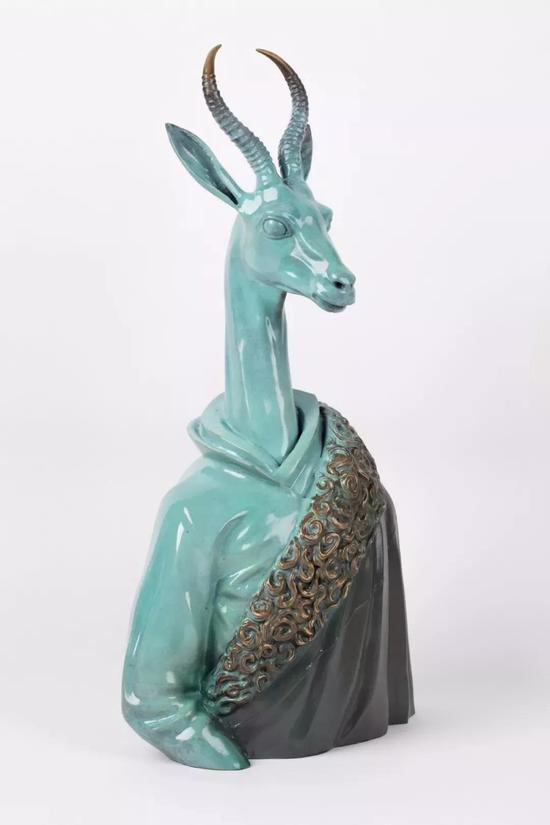 作品名称:《高等动物之藏羚羊》 作品尺寸:25x15x45cm 作品材质:青铜,12# 创作时间:2017年