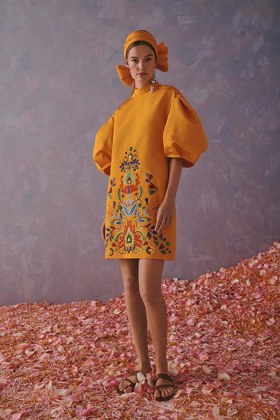 Carolina Herrera 2020度假系列 图片来源:Vogue Runway