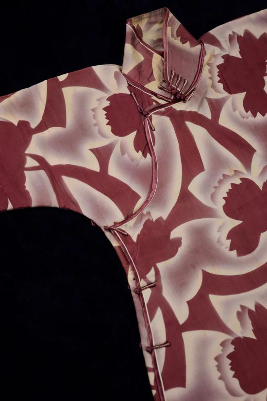 1930 年代前期,符合工业革命主题的机械花纹 图片来源:廉子雎收藏