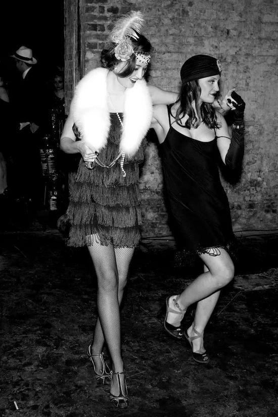 1920 年的 Flappers 爵士女郎