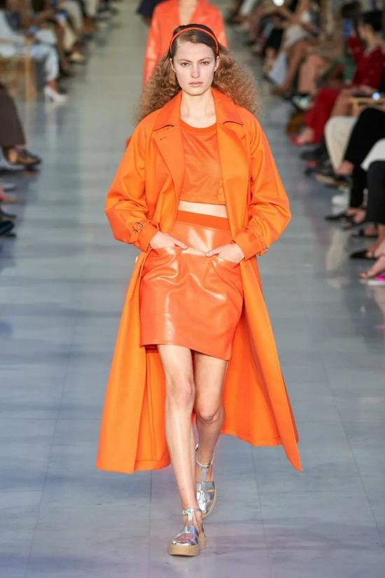 Max Mara Spring 2022 Ready-to-Wear