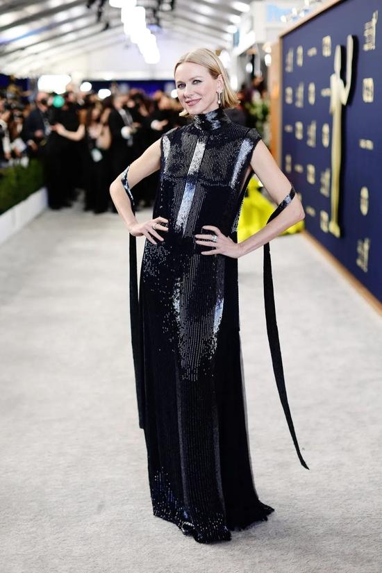 Naomi Watts 身穿 Fendi高定礼服