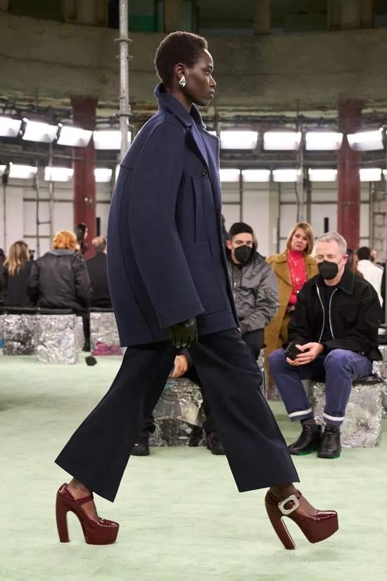 Awar Odhiang,Bottega Veneta Fall 2022 RTW