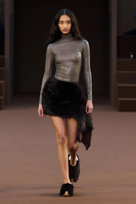 LOEWE 2022 秋冬系列