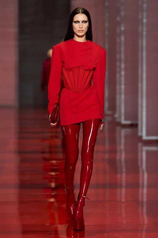 Versace 2022 秋季成衣系列