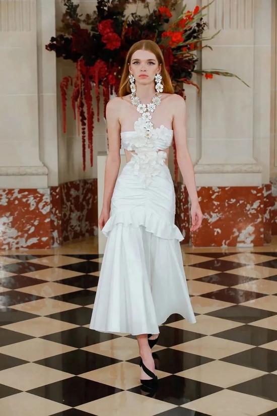 CAROLINA HERRERA 2022 春夏系列