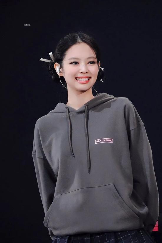 图片来源:微博@JENNIE_JNB