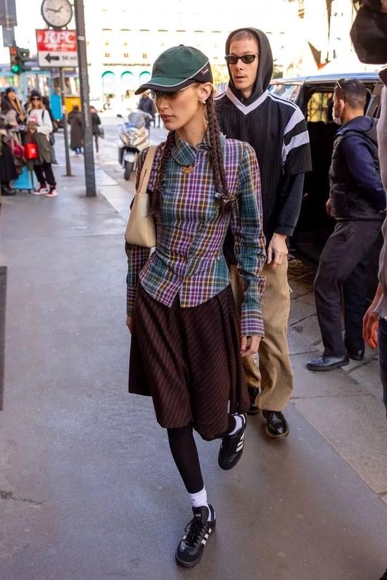 Bella Hadid / Via VOGUE