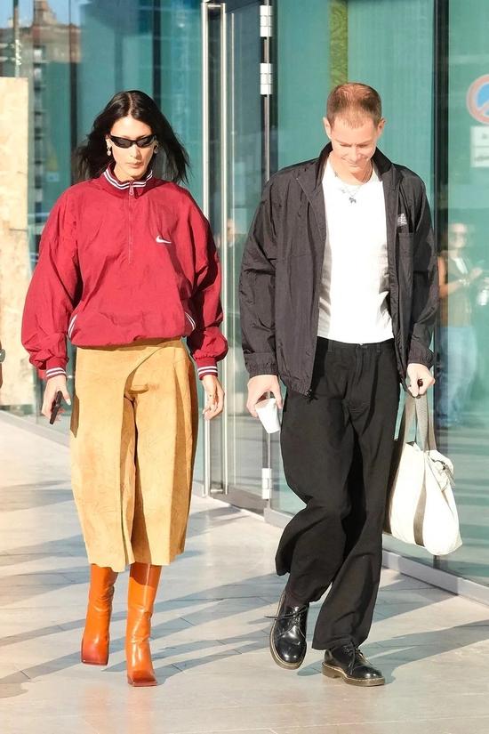 Bella Hadid & Marc Kalman / Via VOGUE