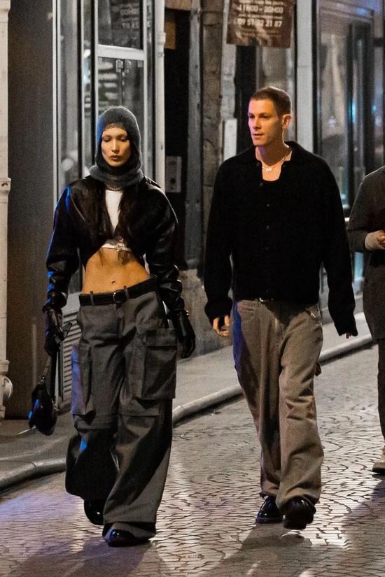 Marc Kalman & Bella Hadid / Via VOGUE