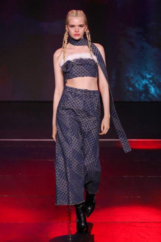 从侃爷到Lil Baby，占领两代人衣柜！30年后这个猿人依旧是潮流风向标？