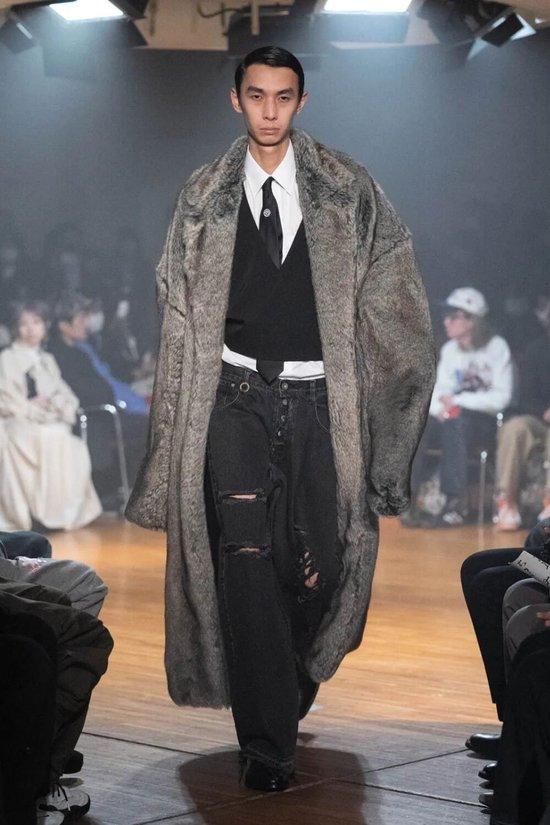 SOSHIOTSUKI 2023 秋冬大秀 | Via Fashion Press