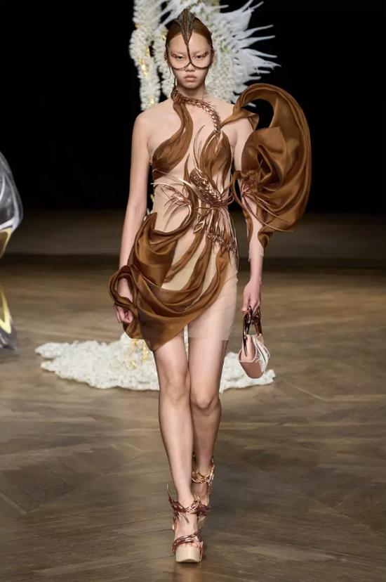 iris van herpen