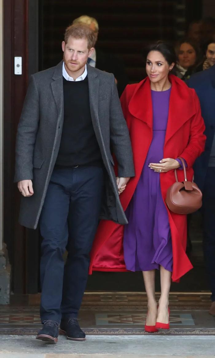 Meghan Markle 手持 Nina bag 图片来源:AP