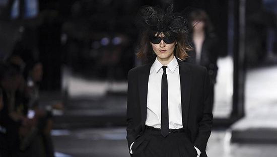CELINE 2019春夏大秀 图片来源:Vogue