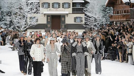Chanel在巴黎大皇宫举办2019秋冬大大秀 图片来源:Instagram