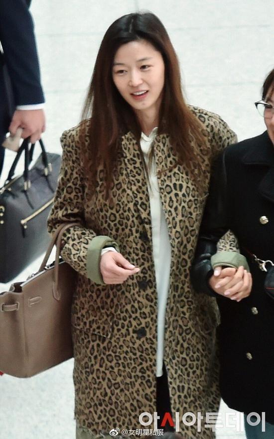全智贤手拎Hermes Birkin