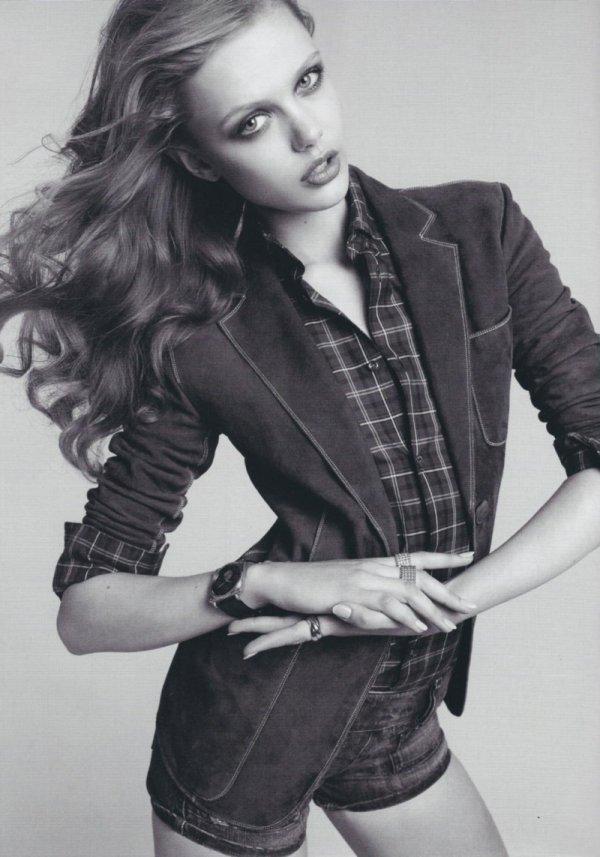 弗丽达·古斯塔夫松 (Frida Gustavsson) 演绎《Numero》时尚大片