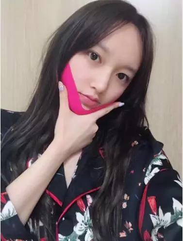 小仙女程潇就把它当做瘦脸神器在使用,