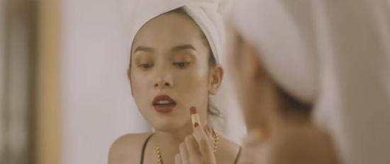 图源:MV《泪色》截图