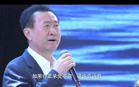 老王唱歌的时候表情非常到位