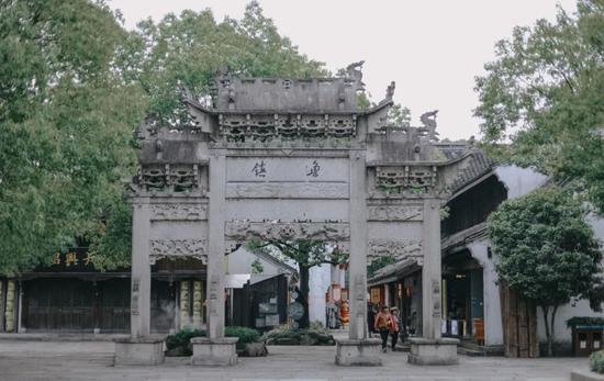 @金灿灿的发光
