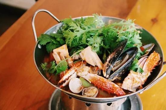 Demo Café:冬阴功海鲜香茅小火锅