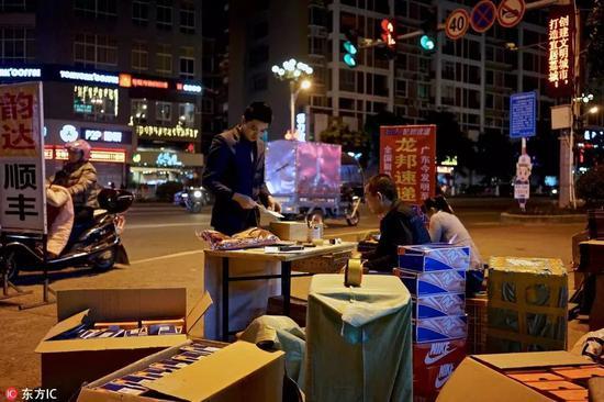 莆田夜间的市场交易