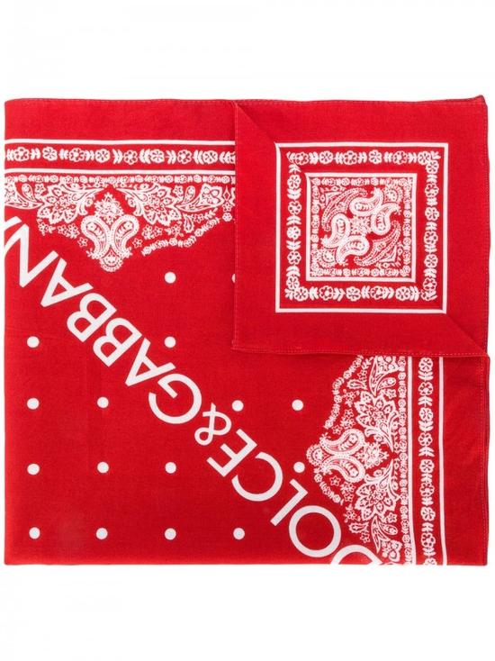 冬日百搭不仅是黑白配 还有高冷卡其mix热辣红