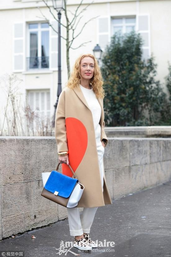 冬日百搭不仅是黑白配 还有高冷卡其mix热辣红