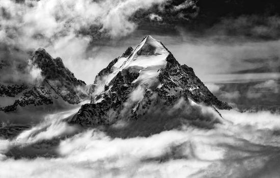 德国摄影师Nomi Baumgartl镜头下的雪山