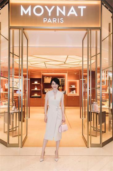 著名演员俞飞鸿参观摩奈MOYNAT王府中环精品店