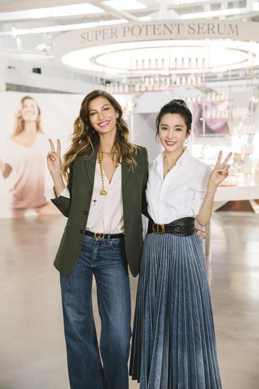 Dior迪奥肌活蕴能系列代言人吉赛尔•邦辰(Gisele Bündchen)与联合国环境署全球亲善大使国际影星李冰冰1