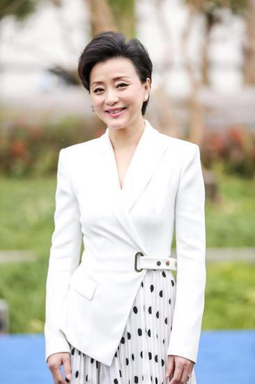 图:法国娇兰品牌挚友杨澜女士携手法国娇兰优雅传递东方女性力量