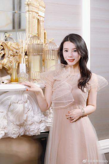 Yu Holdings创始人&CEO,90后投资人、企业家和青年慈善家余晚晚