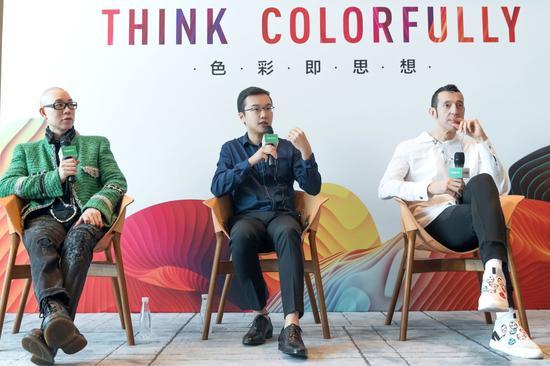 从左至右依次为:Zing、范晓宇、Karim Rashid