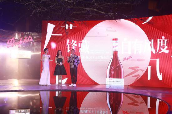 中国香港影星林保怡先生及郭羡妮女士出席活动