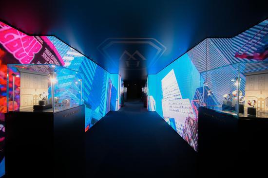 以时代广场和第五大道为灵感的TIMES SQUARE & AVENUE展厅