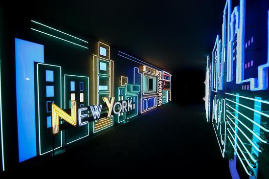 以时代广场和第五大道为灵感的TIMES SQUARE & AVENUE展厅