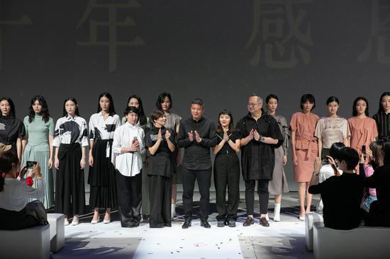 联合创始人兼董事—许香梅, 董事长—陈美华,董事—林灵新,公司总经理兼旗下品牌THISNORTHAT(也布是)创始人之一林育波,资深顾问—JASON