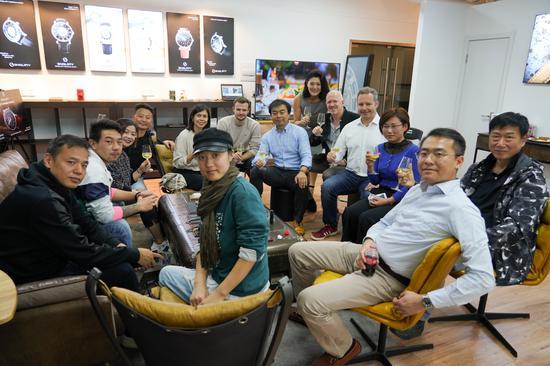 现场来宾与两位联合创始人