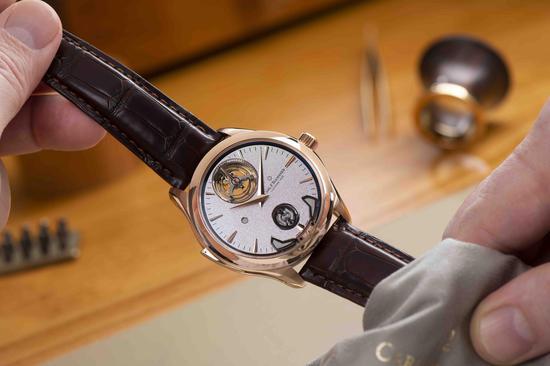 马利龙交响乐三问腕表(Manero Minute Repeater Symphony)精美典雅