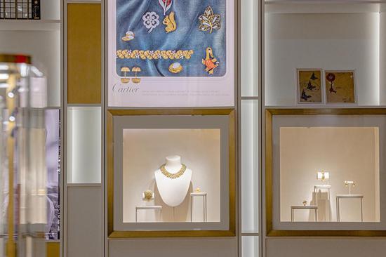 图21-24:卡地亚古董珍藏珠宝展-贞·杜桑风格展区