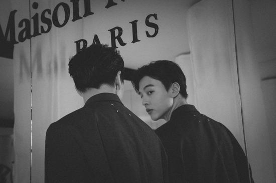 青年演员舞蹈艺术家尹昉出席Maison Margiela【时装以外 凡尘之上】展览揭幕仪式