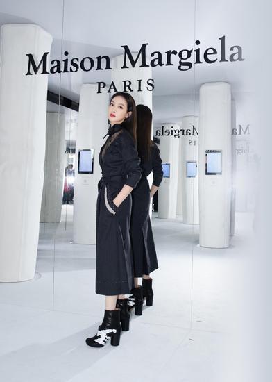宋茜出席Maison Margiela【时装以外 凡尘之上】展览揭幕仪式