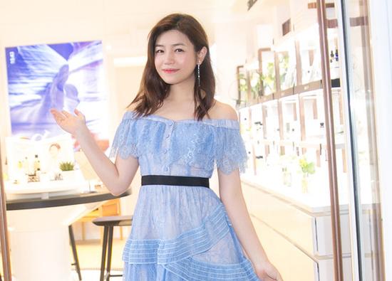 圆形脸代表:陈妍希——s型刘海
