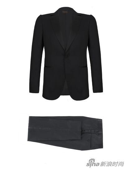 新郎的礼服来自Ermenegildo Zegna